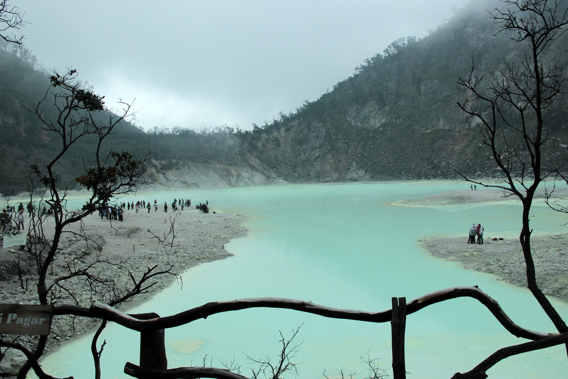 kawah putih tour